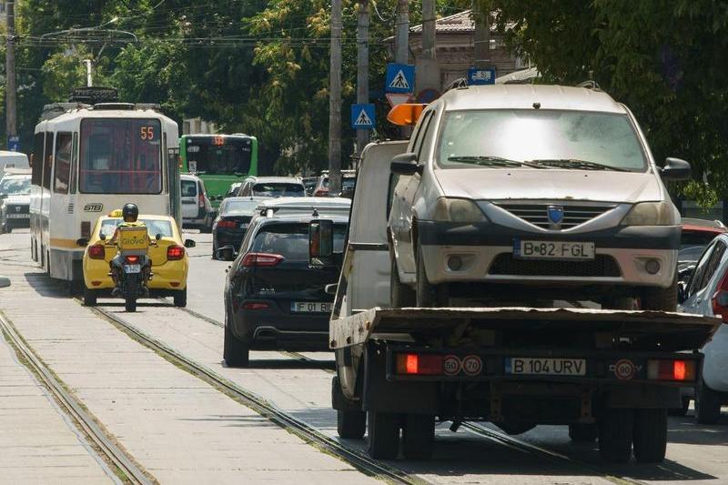 Trafic in Bucuresti, cu masini pe linia de tramvai, Foto: Alamy / Profimedia