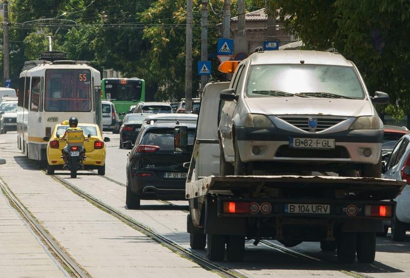 Trafic in Bucuresti, cu masini pe linia de tramvai, Foto: Alamy / Profimedia