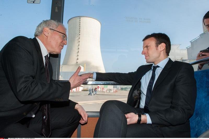 Emmanuel Macron in timpul unei vizite la o centrală nucleara, Foto: Jean Michel Nossant / Sipa Press / Profimedia Images