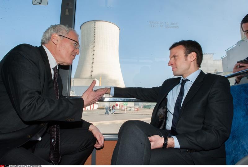Emmanuel Macron in timpul unei vizite la o centrală nucleara, Foto: Jean Michel Nossant / Sipa Press / Profimedia Images