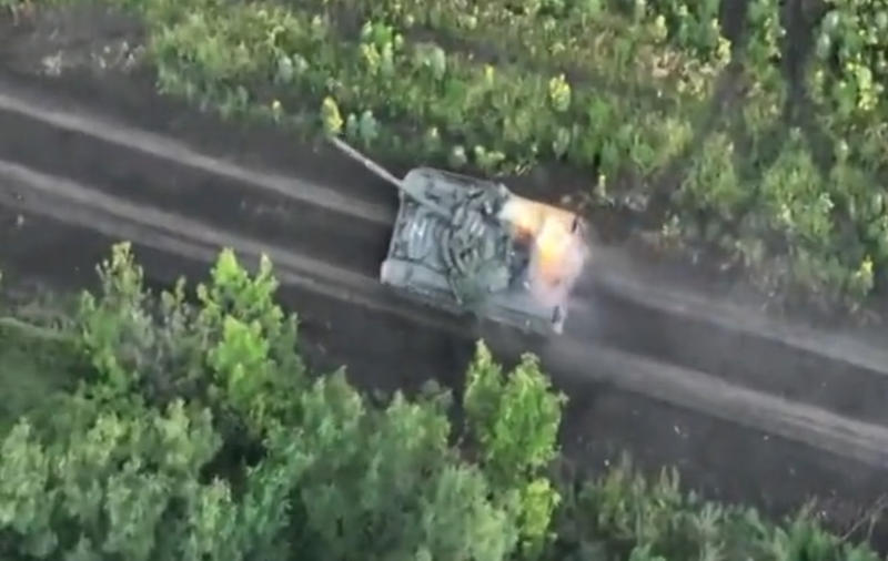 Echipajul tancului a incercat sa salveze vehiculul pana in ultimul moment, Foto: Captura video