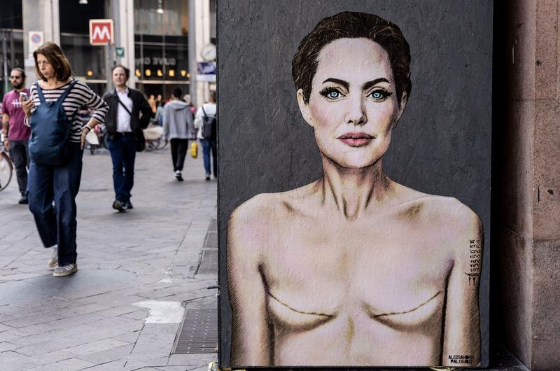 Pictura murala cu Angelina Jolie, Foto: Rossella Papetti/AGF / Shutterstock Editorial / Profimedia