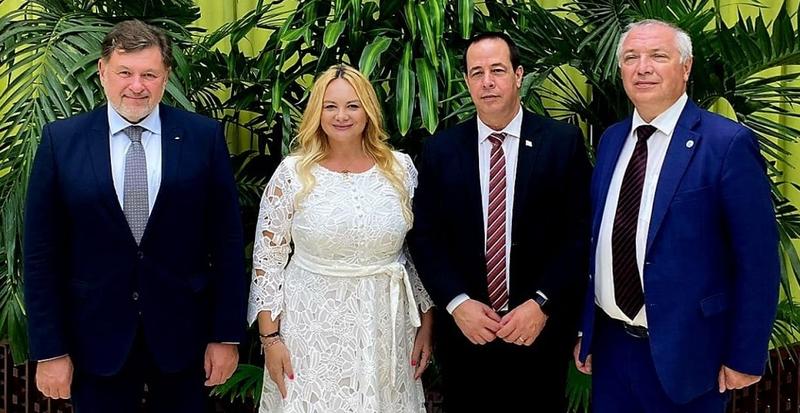 Alexandru Rafila în Cuba, Foto: Facebook / Ambasada României la Havana