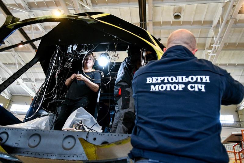 Compania ucraineană Motor Sich produce motoare pentru aparate de zbor, Foto: Dmytro Smoliyenko / Zuma Press / Profimedia