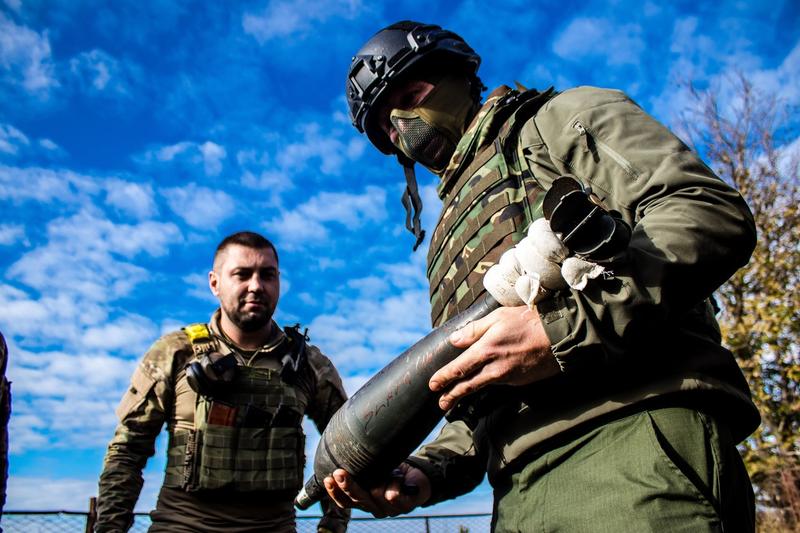 Infanteriști ucraineni pe linia frontului, regiunea Herson, Foto: Jose Hernandez / Shutterstock Editorial / Profimedia