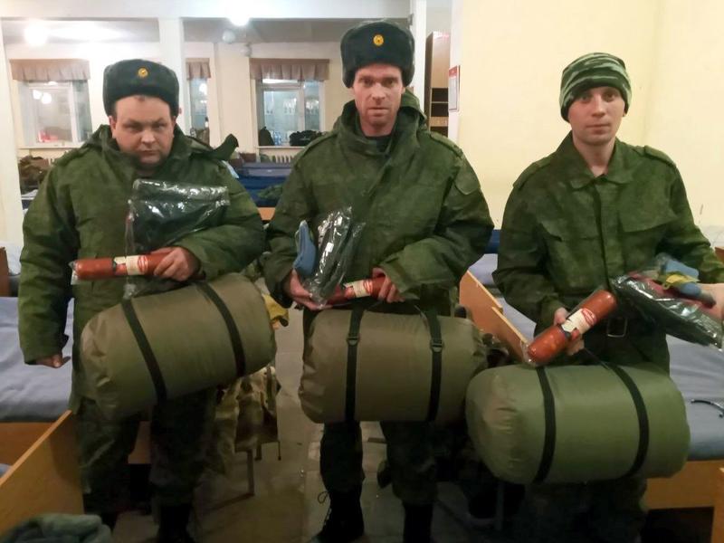 Recrutii rusi nu sunt trimisi la razboi cu mana goala, Foto: Vkontakte