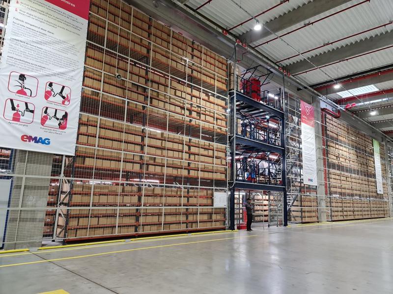 Pachete in depozitul eMAG, Foto: Vlad Barza / HotNews.ro