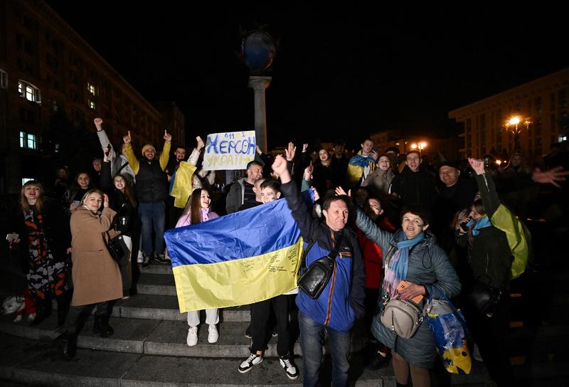 Bucurie la Kiev fata de eliberarea Hersonului, Foto: Genya Savilov / AFP / Profimedia Images