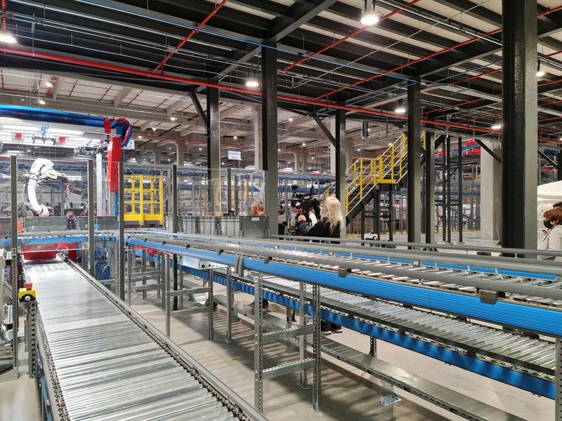 In depozitul eMAG, Foto: Vlad Barza / HotNews.ro