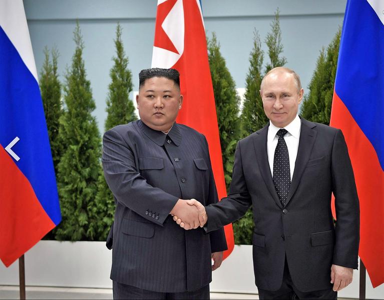 Vladimir Putin alaturi de Kim Jong Un, Foto: Pictorial Press Ltd / Alamy / Alamy / Profimedia