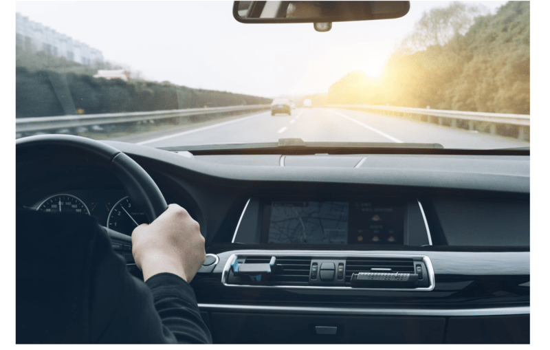 România are 465 de parlamentari, însă doar 4 și-au cumpărat mașini electrice. Lista aleșilor cu bolizi, șalupe sau mașini de epocă, Foto: freepik.com