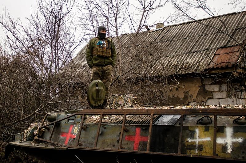 Soldat ucrainean pe frontul din regiunea Donbas, Foto: Jose Hernandez / Shutterstock Editorial / Profimedia