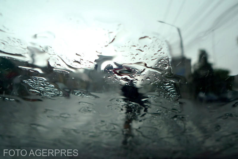 Ploaie in oraș, Foto: AGERPRES