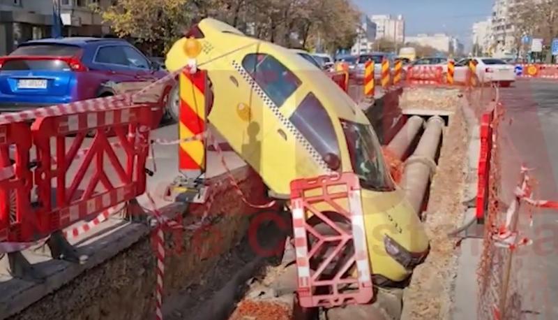 Taxi căzut într-o groapă, Foto: Captură Youtube