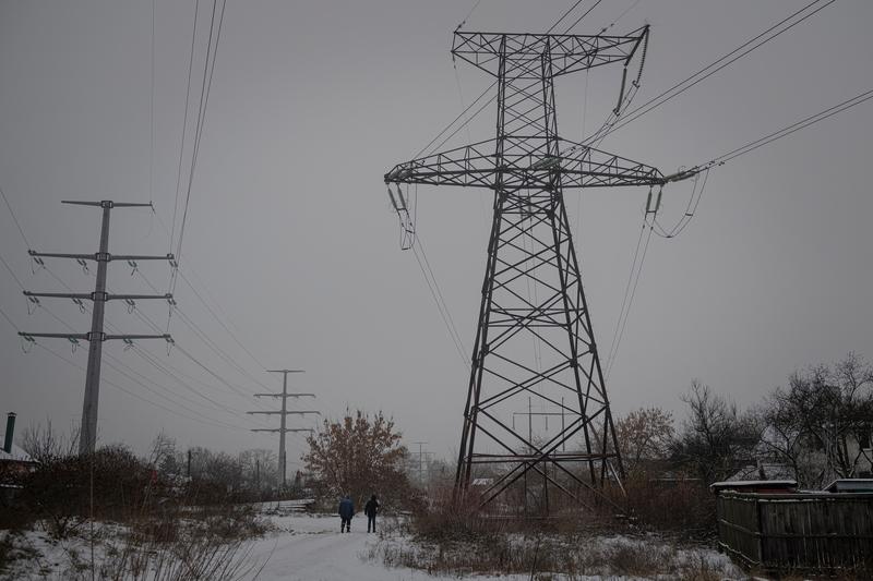 Retea electrica Ucraina, distrusa de Rusia, Foto: Andrew Kravchenko / AP / Profimedia