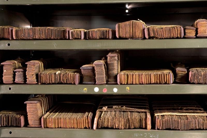 Tomuri in limba sanscrita pastrate in India, Foto: Stuart Forster India / Alamy / Profimedia Images