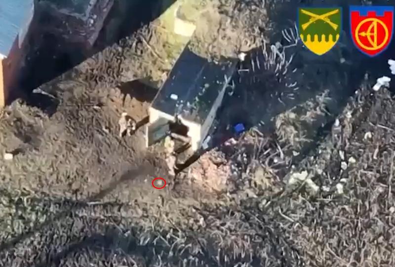 Drona kamikaze l-a lovit in plin pe soldatul rus, Foto: Captura video