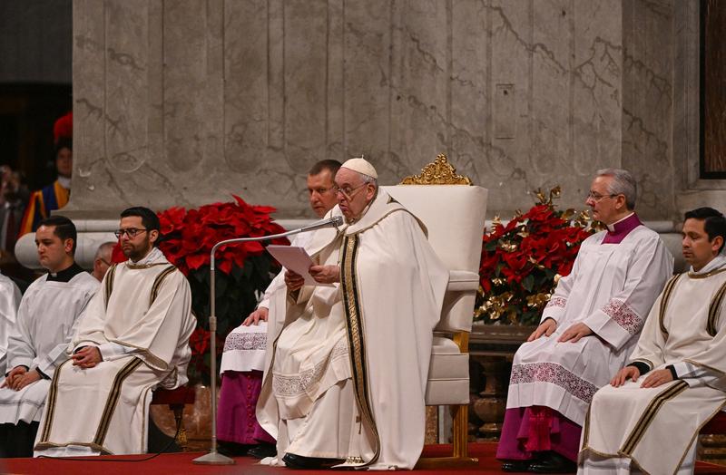 Papa Francisc a oficiat slujba din ajunul Crăciunului, Foto: Andreas SOLARO / AFP / Profimedia