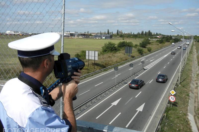 Polițist cu radar, Foto: Agerpres