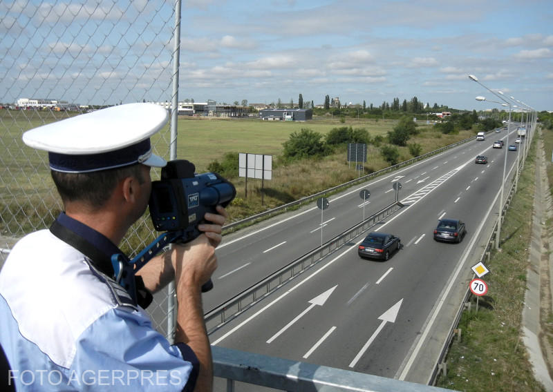 Polițist cu radar, Foto: Agerpres