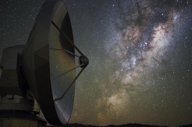 radiotelescop, Foto: BABAK TAFRESHI / Sciencephoto / Profimedia