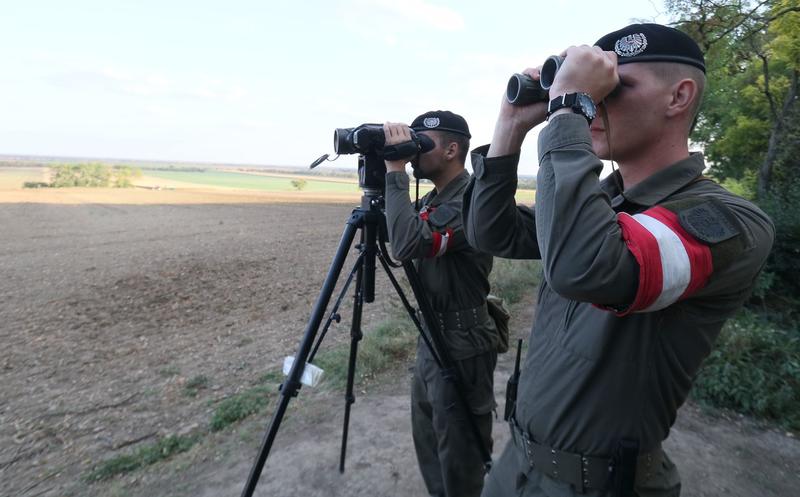 Polițiști de frontieră din Austria , Foto: AP / AP - The Associated Press / Profimedia