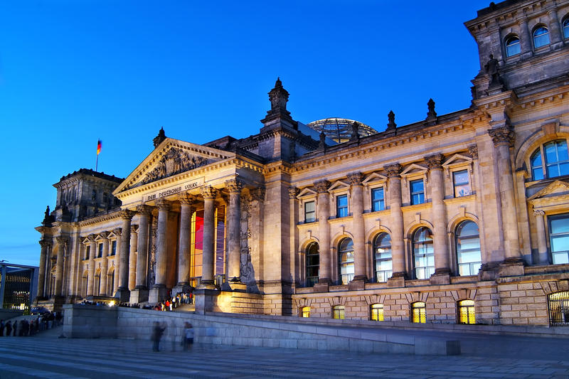 Complotiștii din Germania aveau inclusiv planuri de atacare a Reichstag-ului, Foto: DreamsTime / Tobias Machhaus