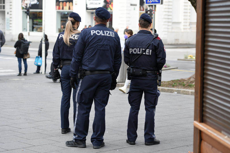 Polițiști din Linz (Austria), Foto: DreamsTime / Wolfgang Spitzbart