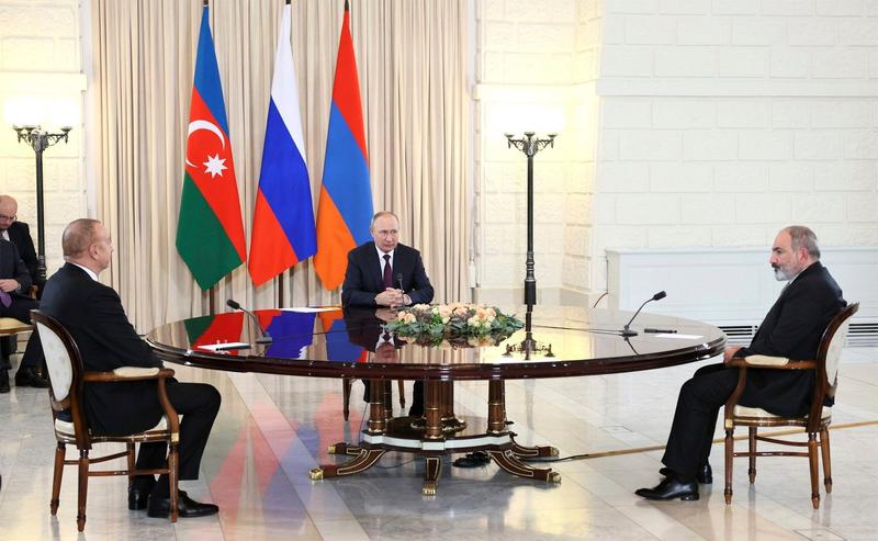 Putin la o intalnire cu Nikol Pasinian si presedintele azer Ilham Aliyev, Foto: Kremlin Pool / Alamy / Profimedia Images