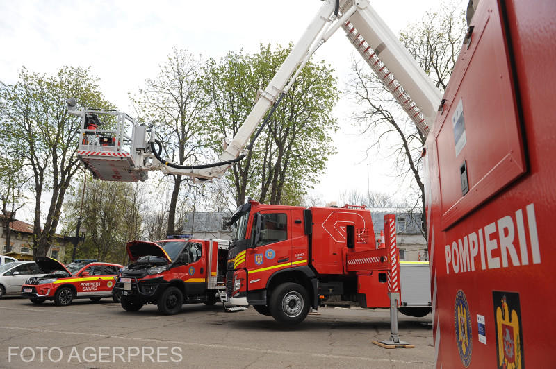 Autospeciale de intervenție pompieri, Foto: Agerpres