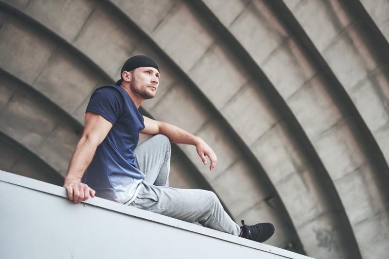 Cum să arăți bine în pantaloni de trening? Descoperă 3 sfaturi de modă pentru bărbați, Foto: modivo.ro