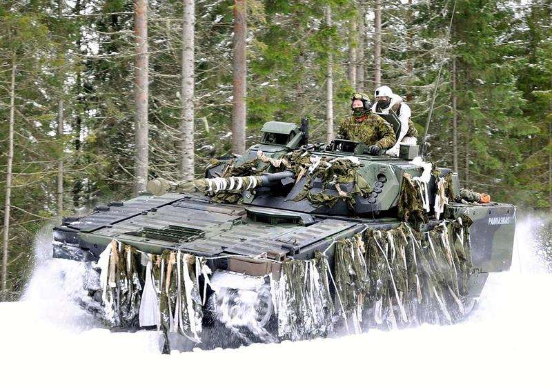 Blindatele de luptă CV90 își vor face apariția pe frontul din Ucraina, Foto: Keita Ikeda / AP / Profimedia