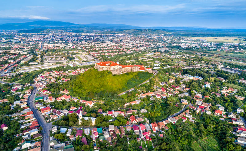 Oraşul Muncaci (Mukachevo/ Munkacs) din Ucraina, Foto: Leonid Andronov | Dreamstime.com