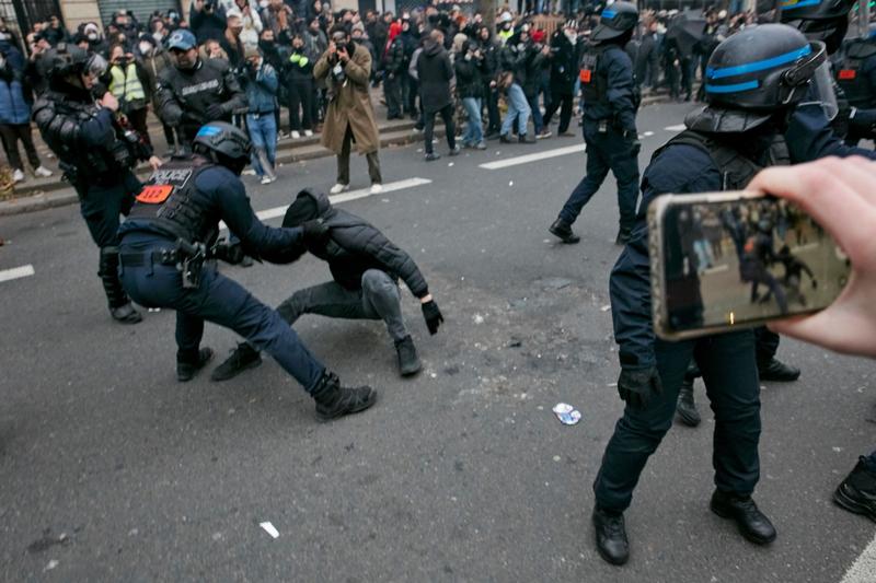 proteste in Franta fata de reforma pensiilor, Foto: Adnan Farzat/NurPhoto / Shutterstock Editorial / Profimedia