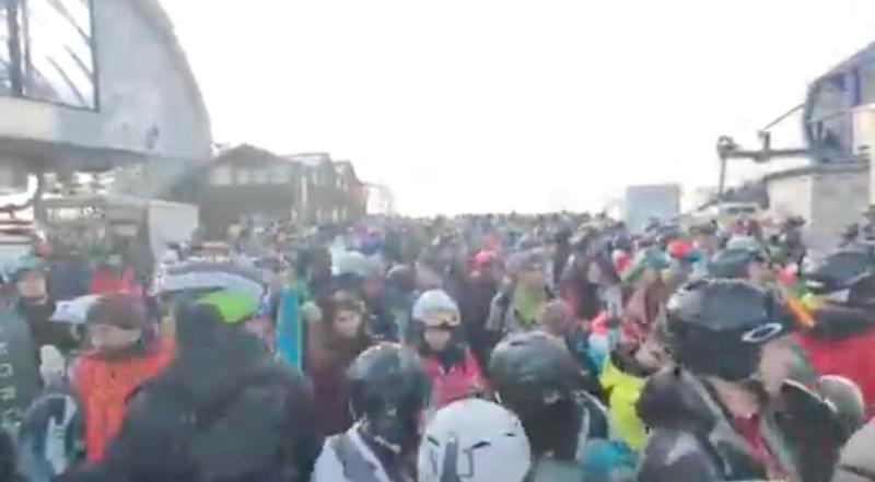 Aglomeratie la gondola Sinaia, Foto: Captura