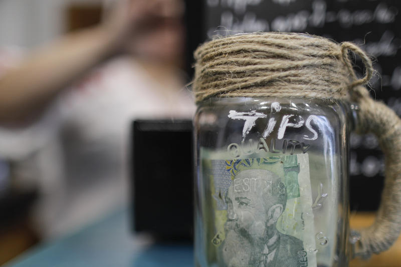 Bacșiș, Foto: INQUAM Photos / Octav Ganea