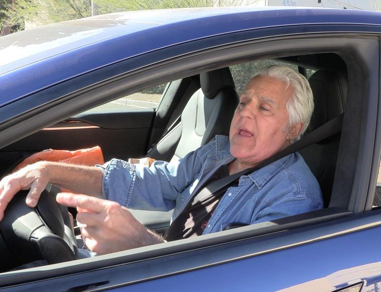 Jay Leno vorbind despre accidentul suferit, Foto: Clint Brewer Photography / A.I.M / BACKGRID / Backgrid USA / Profimedia