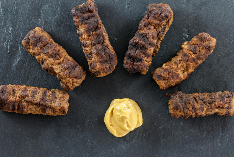 Mici cu muștar, Foto: DreamsTime