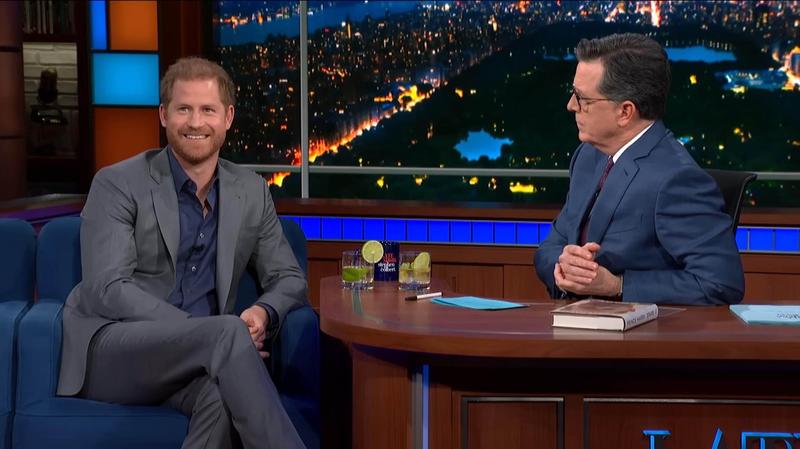 Prințul Harry a vorbit la The Late Show despre cartea sa, alături de comediantul Stephen Colbert, Foto: CBS / Planet / Profimedia