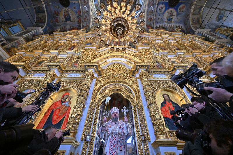 Mitropolitul Epifanie a tinut slujba de Craciun, Foto: Sergei SUPINSKY / AFP / Profimedia