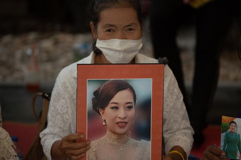 Oamenii se roagă pentru sănătatea prințesei Bajrakitiyabha a Thailandei , Foto: Teera Noisakran/Pacific Press / Shutterstock Editorial / Profimedia