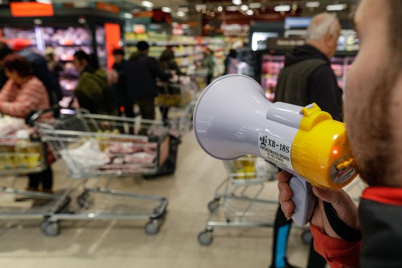 Aglomerație la supermarket, Foto: Inquam Photos / Octav Ganea