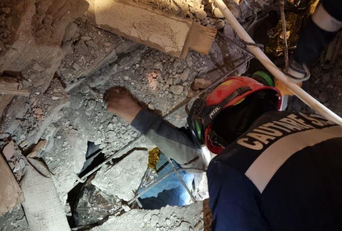 Bărbat salvat de o echipă românească după cutremurul din Turcia, Foto: Facebook / ISU Bucuresti-Ilfov