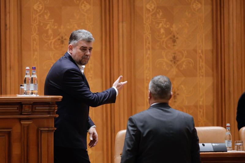 Marcel Ciolacu si Nicolae Ciucă în Parlament, Foto: Inquam Photos / George Calin