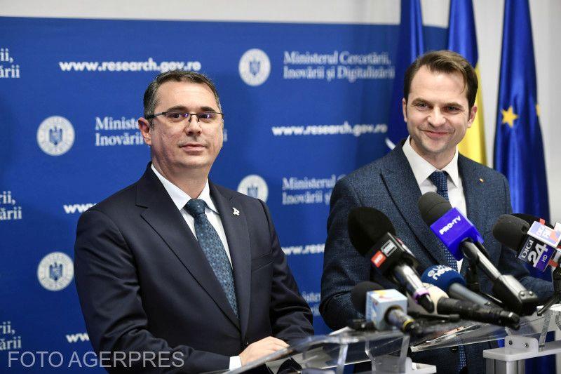 Dragos Vlad, presedintele ADR, și Sebastian Burduja, ministrul Digitalizarii, Foto: AGERPRES