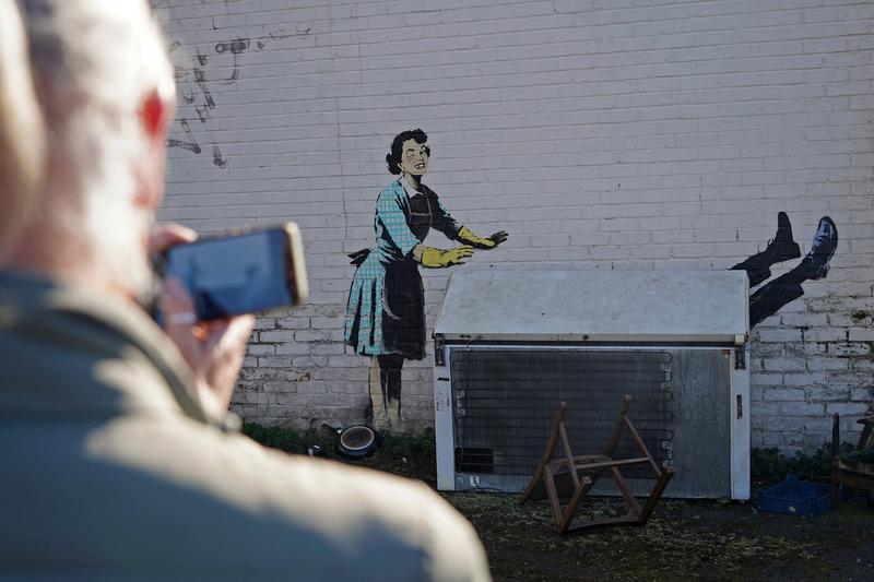 „Valentine's day mascara”, mural realizat de Banksy, Foto: William EDWARDS / AFP / Profimedia