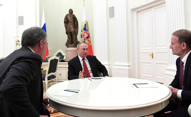 Putin la Kremlin in 2020 alaturi de Viktor Medvedciuk (dreapta) si Viaceslav Volodin, presedintele Dumei de Stat, Foto: Russian Government / Alamy / Profimedia Images