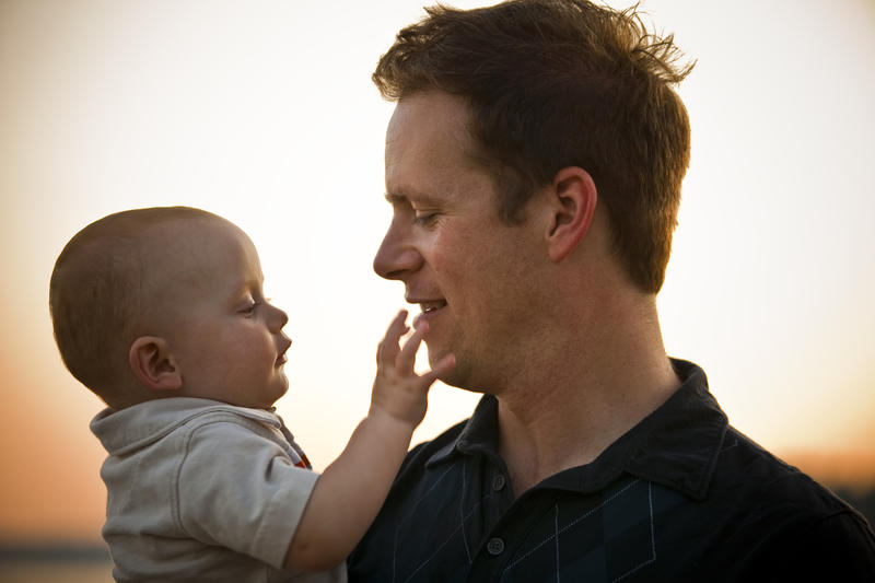 Vârsta tot mai înaintată a taților la momentul concepției ar putea fi unul dintre motivele incidenței în creștere a unor boli precum autismul și schizofrenia, arată studiul, Foto: Dreamstime