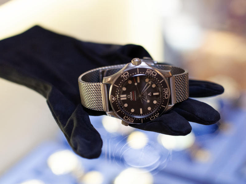 Ceas Omega Seamaster Diver 300, din titan, ediție limitată James Bond 007, de mână, bărbătesc, Foto: Artmark