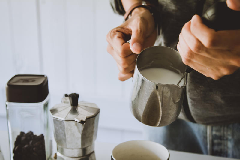 Cafea cu lapte, Foto: © Juthamat Yamuangmorn | Dreamstime.com Co